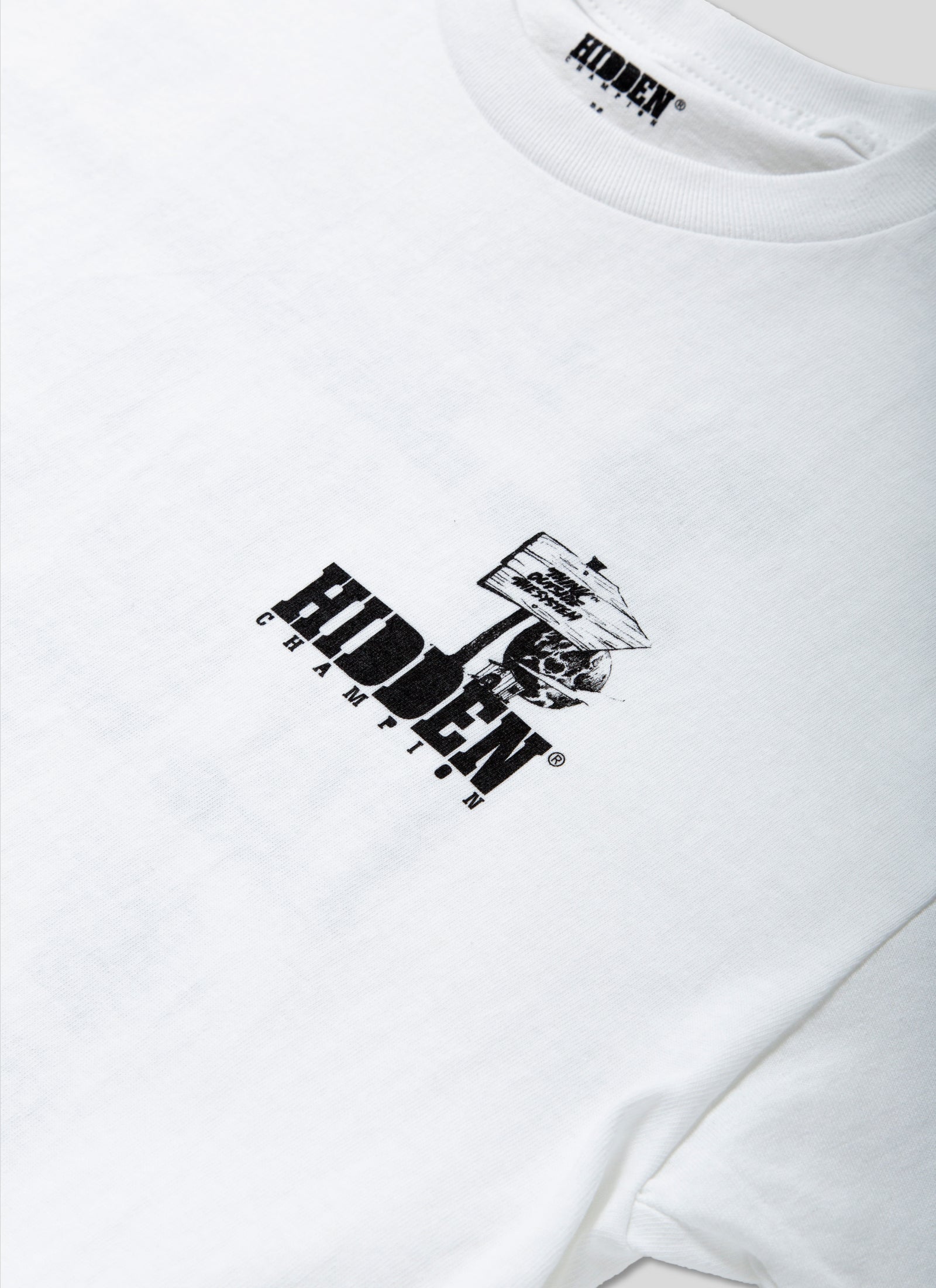 “まっくろくろちゃん のらねこ占い” T-SHIRT